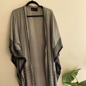 Viscose black/white/grey kimono